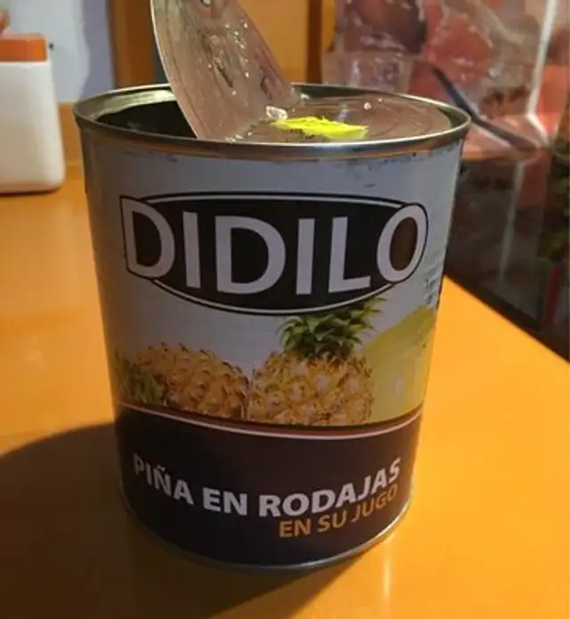 Piña en rodajas en su jugo