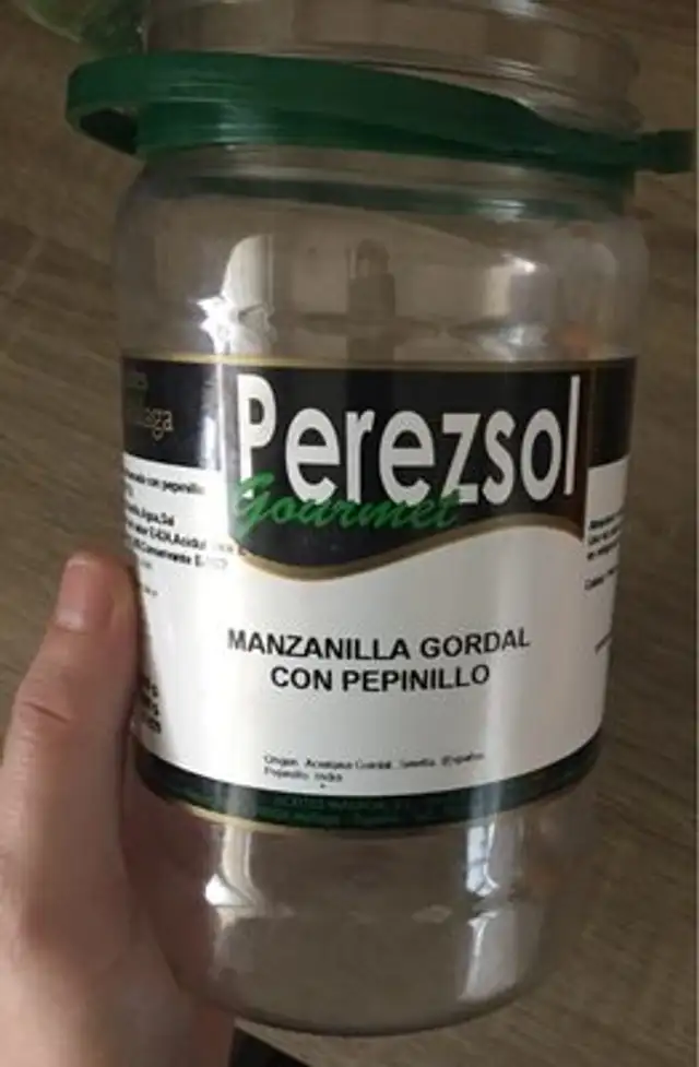 Manzanilla gordal con pepinillo