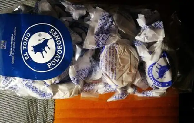 POLVORONES