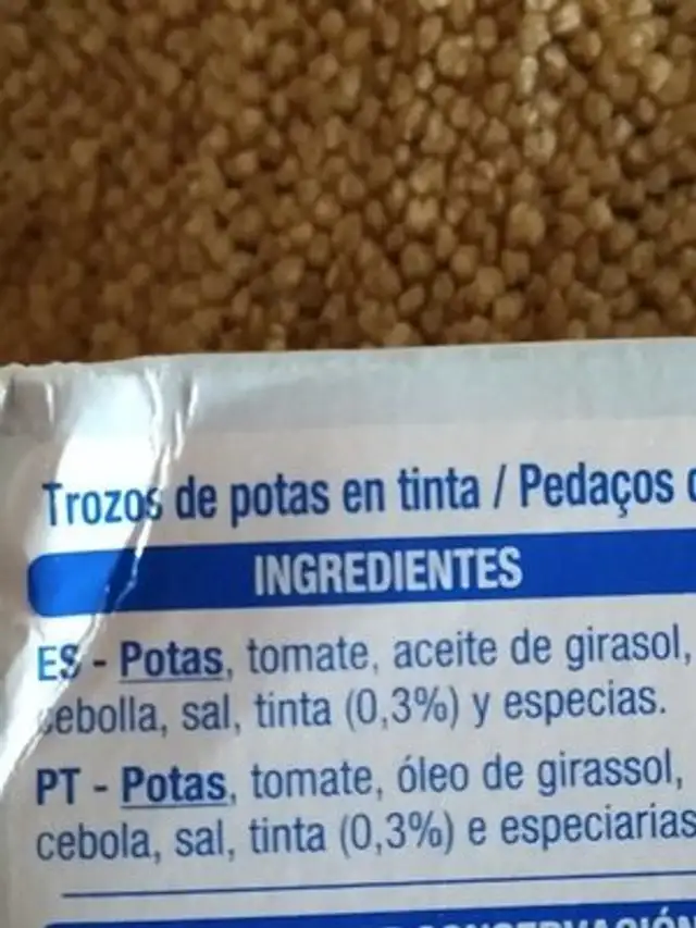 Trozos de pola en su tinta ingredients label