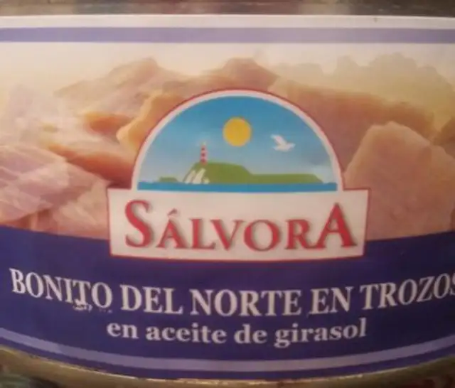 Bonito del norte en trozos