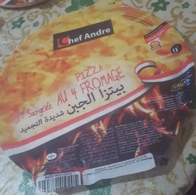 Pizza surgelée au 4 fromage