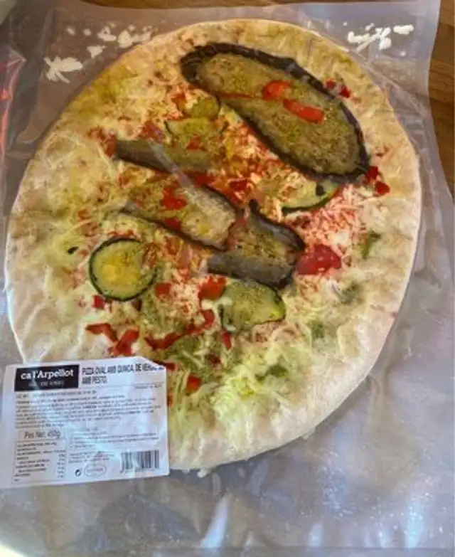 Pizza oval amb quinoa