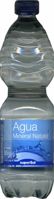 Agua mineral natural