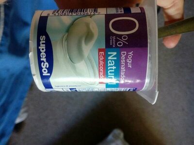 Yogur front packaging