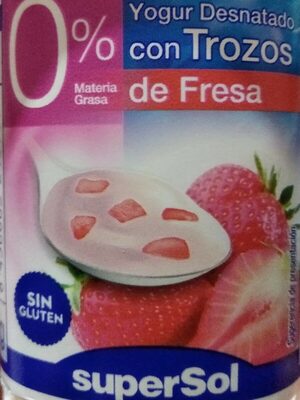 Yogur desnatado con trozos front packaging