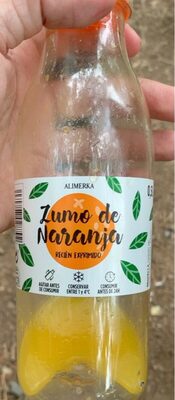 Zumo de naranja recién exprimido