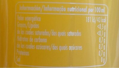Zumo de fruta natural de naranja nutrition facts table