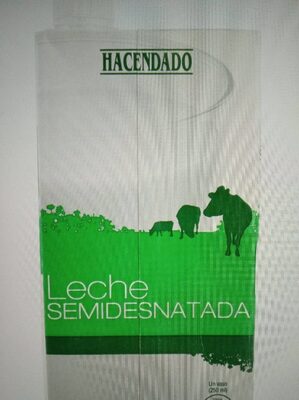 Leche semidesnatada front packaging