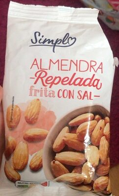 Almendra repelada frita con sal