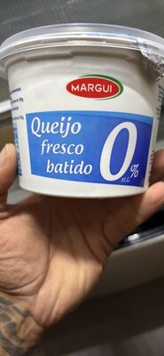 Queijo fresco batido front packaging
