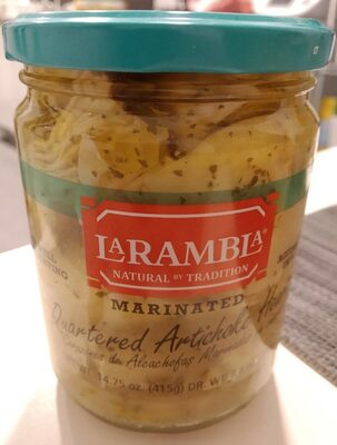 Corazones de alcachofas marinadas en cuartos