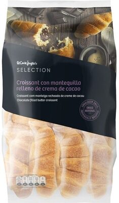 Croissants con mantequilla relleno de crema de cacao