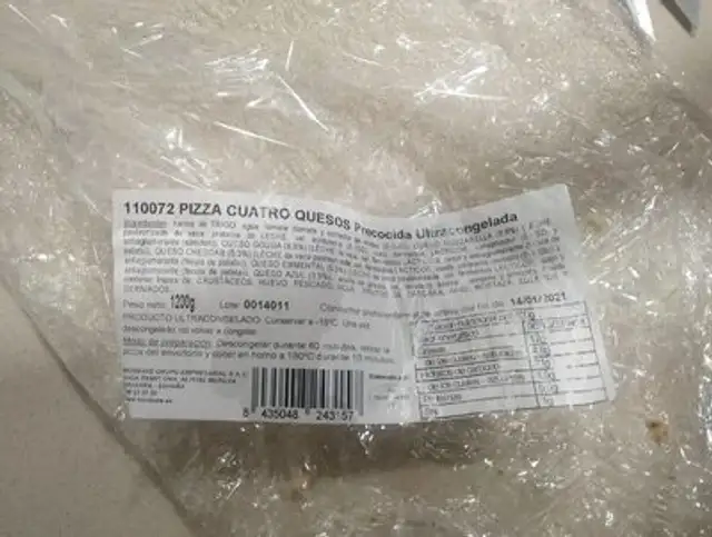 Pizza cuatro quesos front packaging