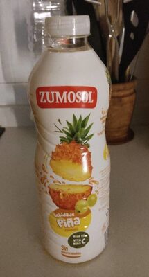 Bebida de piña y uva