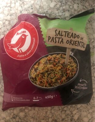 Salteado de pasta oriental