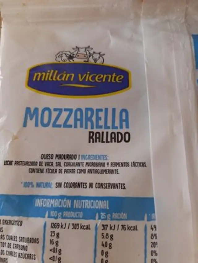 Queso mozzarella ingredients label
