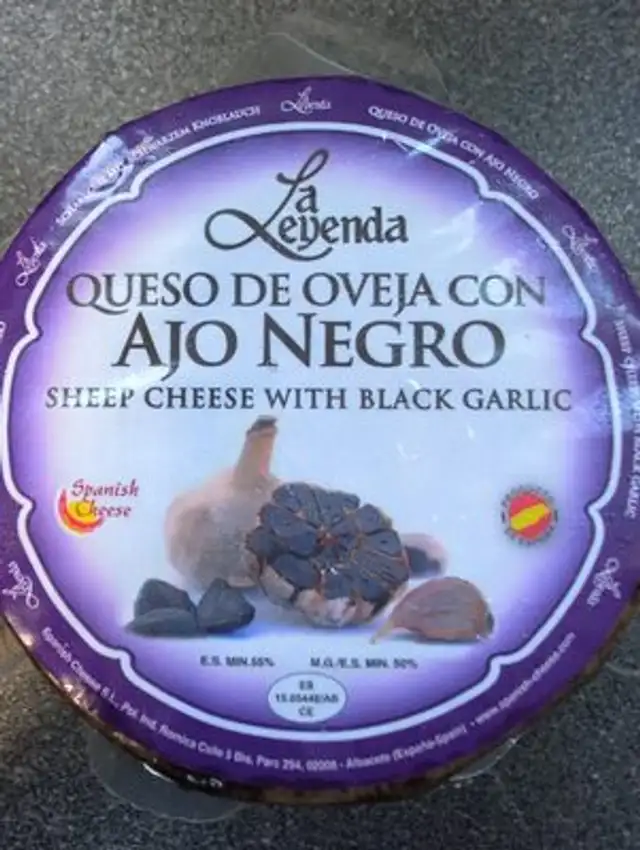 Queso De Oveja Con Ajo Negro