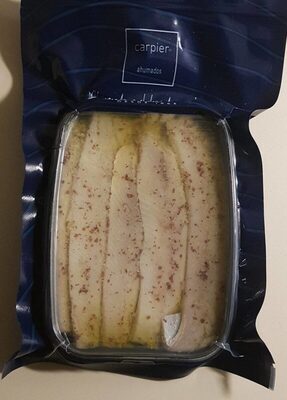 Arenque ahumado marinado con mostaza antigua