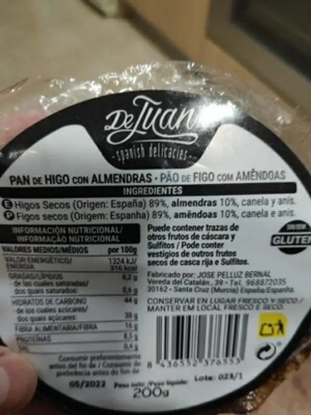 Pan de higo con almendras ingredients label