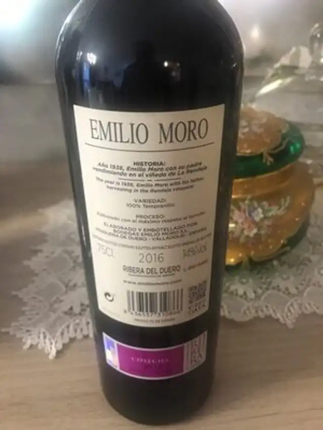 Vino tempranillo ingredients label