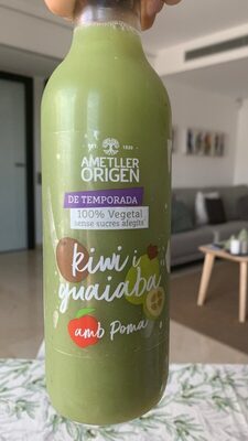 Zumo de kwi y guayaba con manzana