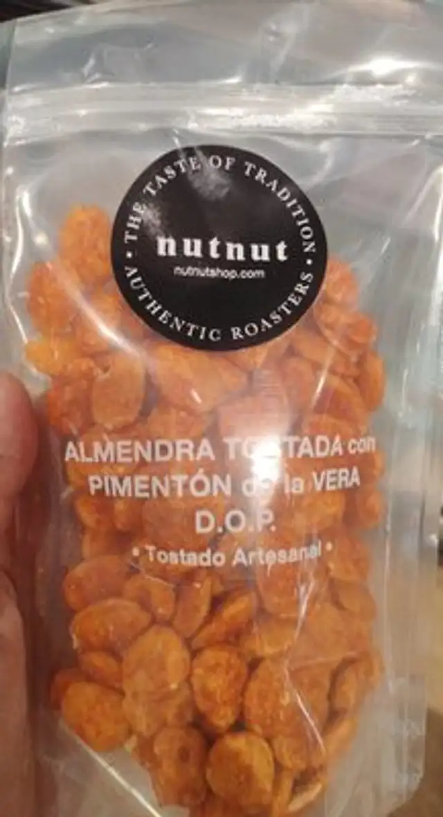 almendra tostada con pimentón de la vera front packaging