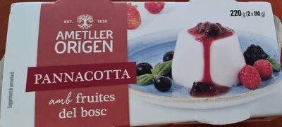 Panacotta con frutos del bosque