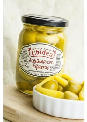 Aceitunas rellenas con piparra