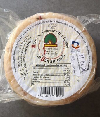 Queso con nueces y avellanas