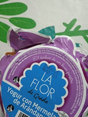 Yogur con mermelada de arándanos nutrition facts table