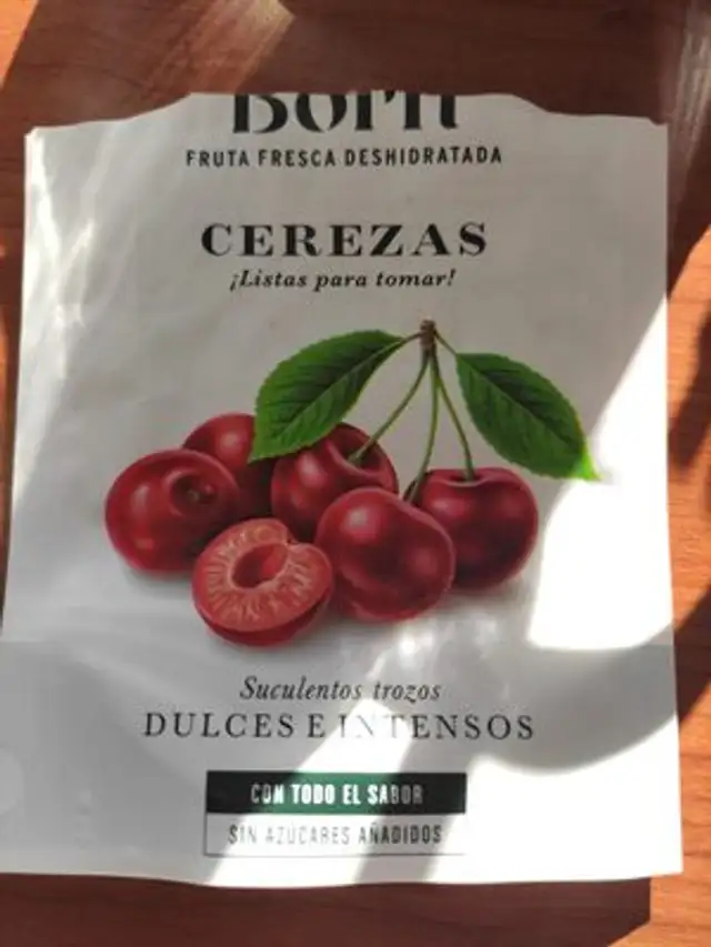 Cerezas frescas deshidratadas