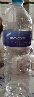 Agua mineral natural