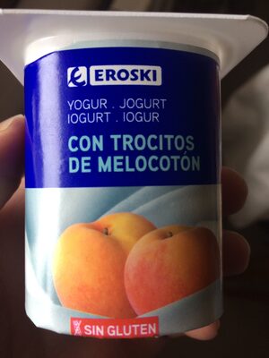 Yogur con trocitos de melocotón front packaging