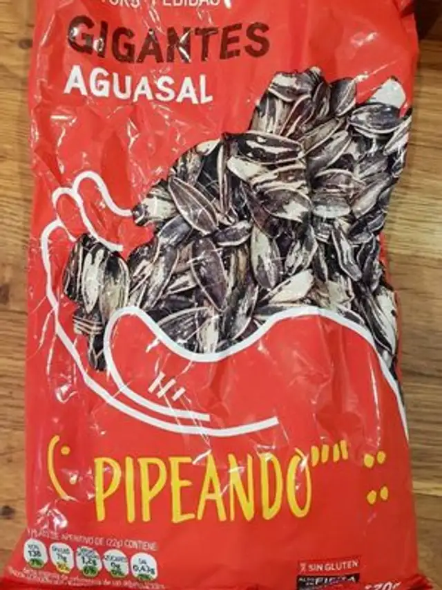 Pipas gigantes tostadas aguasal front packaging