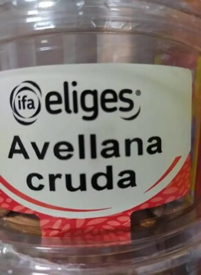 Avellana cruda