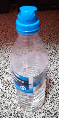 Agua mineral natural