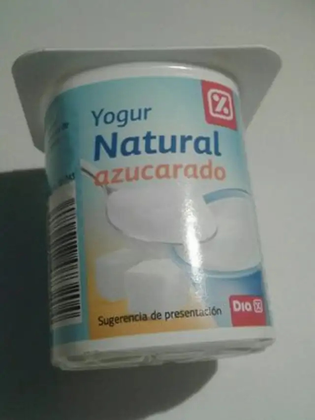 Yogur natural azucarado front packaging
