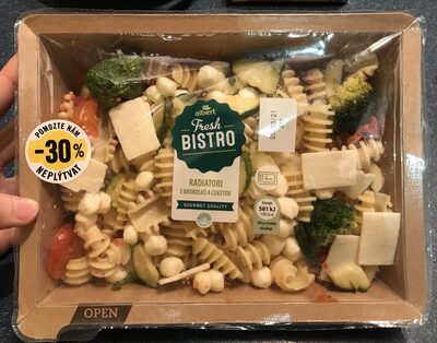 Semolinové těstoviny s brokolicí a cuketou