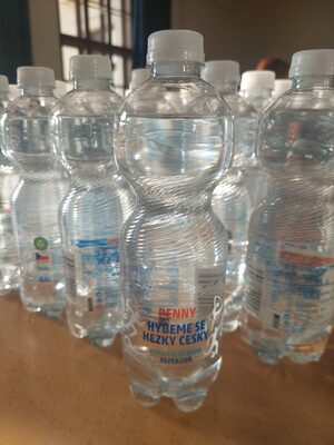 Penny pramenitá voda neperlivá