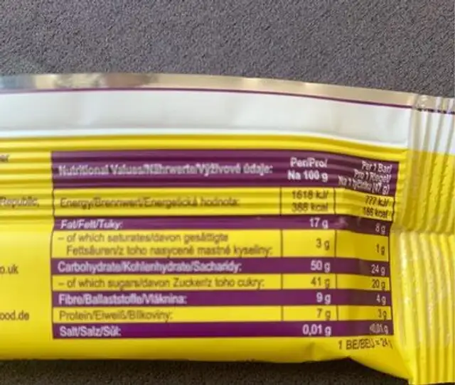 Barre Crue Acai Banane nutrition facts table