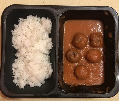 Veganské kuličky s rajskou omáčkou a rýží