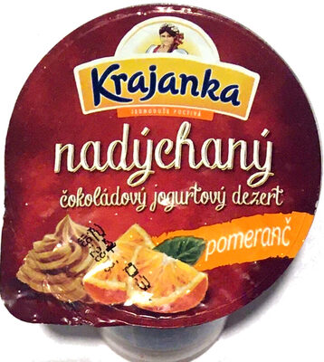 nadýchaný čokoládový jogurtový dezert pomeranč