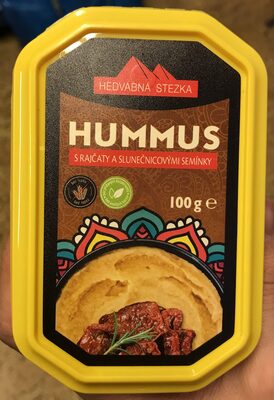 Hummus s rajčaty a slunečnicovými semínky