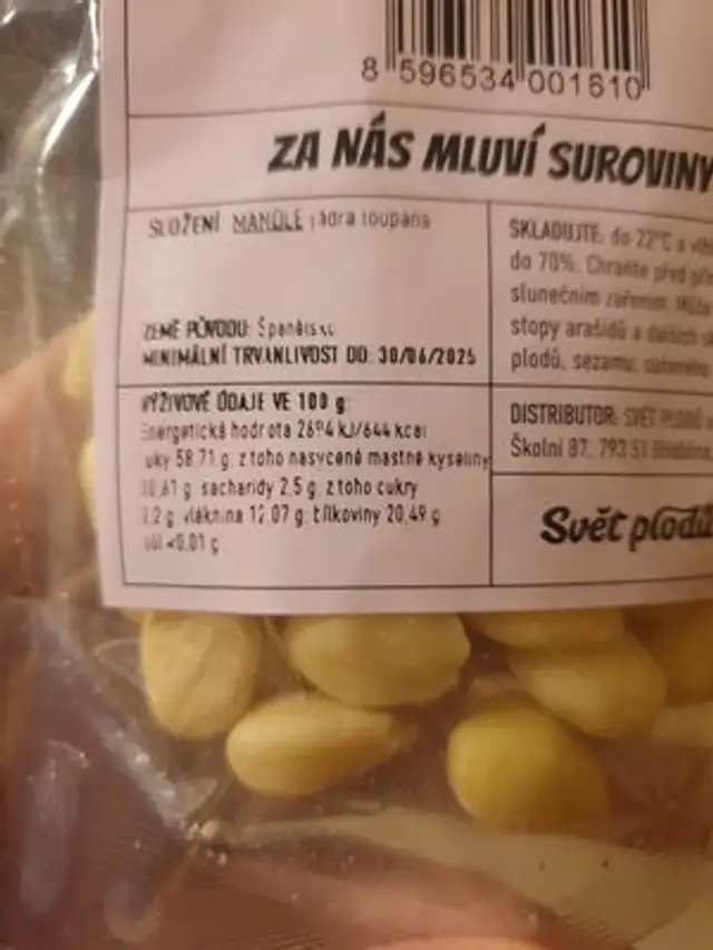 Mandle loupané nutrition facts table