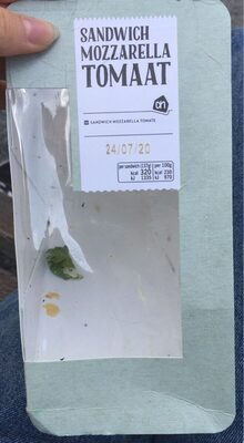 Sandwich mozzarella tomaat