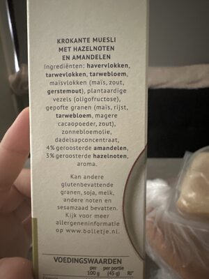Krokante muesli met hazelnoten en amandelen front packaging
