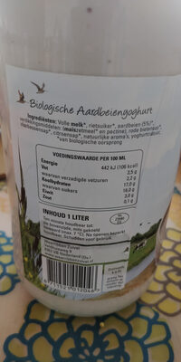 Biologische aardbeienyoghurt