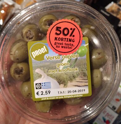 Groene olijven met knoflook