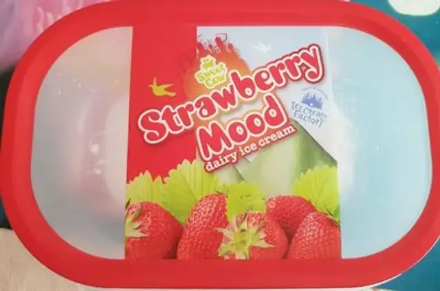 Glace Fraise Bac De 900ML front packaging